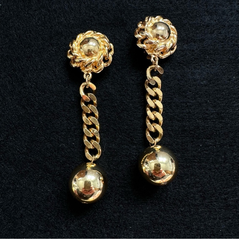 Vintage Ben-Amun Signed Gold Chain Long Dangle Clip-On Earrings